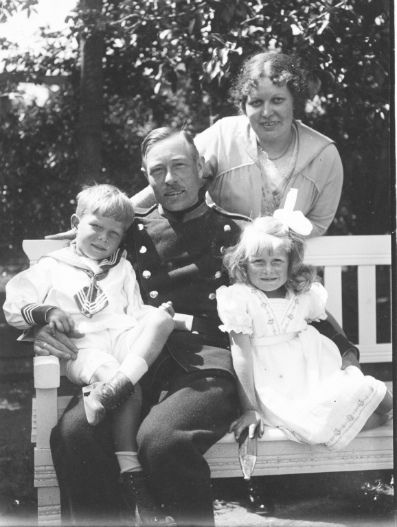 C.C. Binger med familie